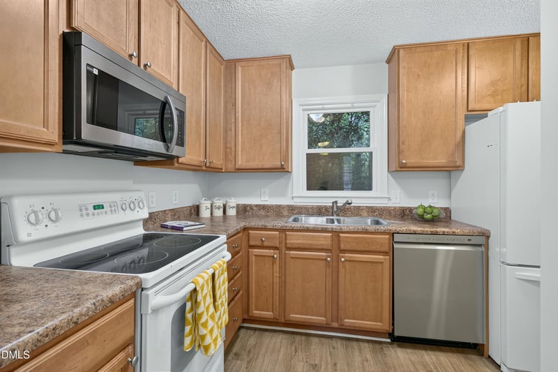 107 Sully Ct, Chapel Hill, NC 27514