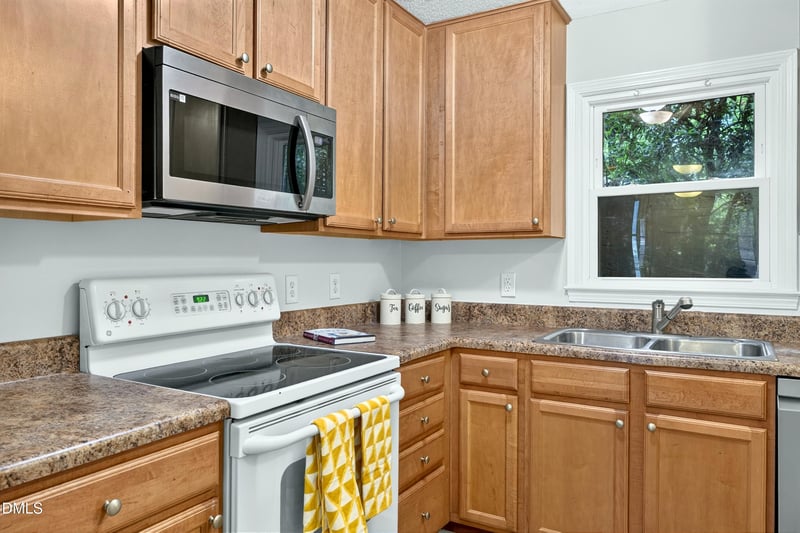 107 Sully Ct, Chapel Hill, NC 27514