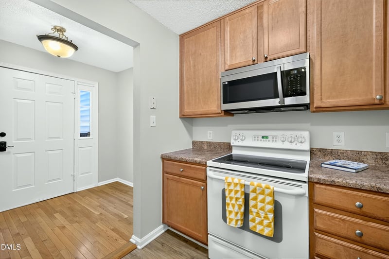 107 Sully Ct, Chapel Hill, NC 27514