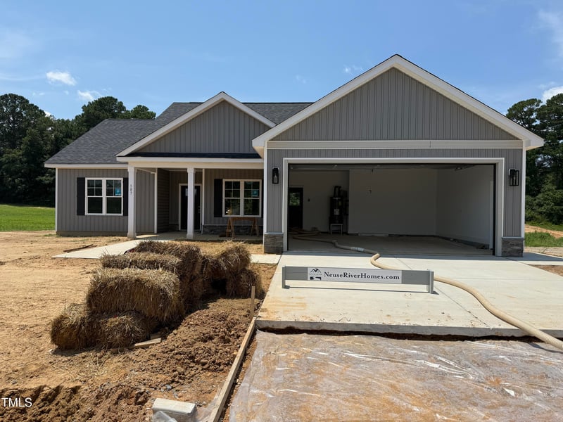 107 Tee Dr, Selma, NC 27576