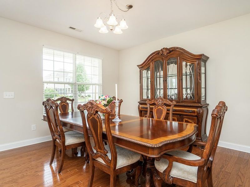 107 W View Dr, Burlington, NC 27215