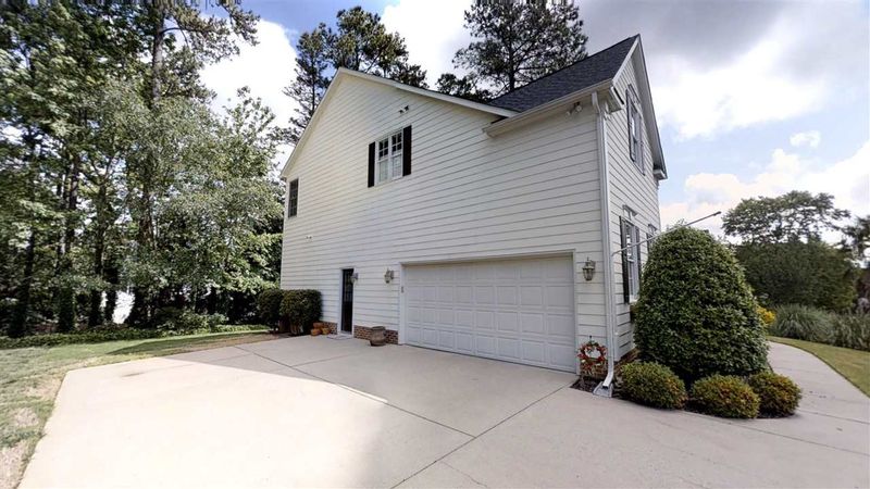 107 Wakehurst Dr, Cary, NC 27519