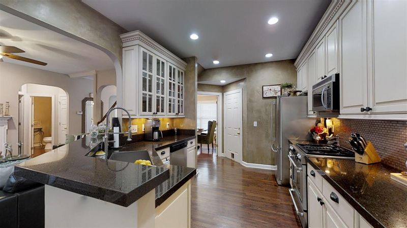 107 Wakehurst Dr, Cary, NC 27519