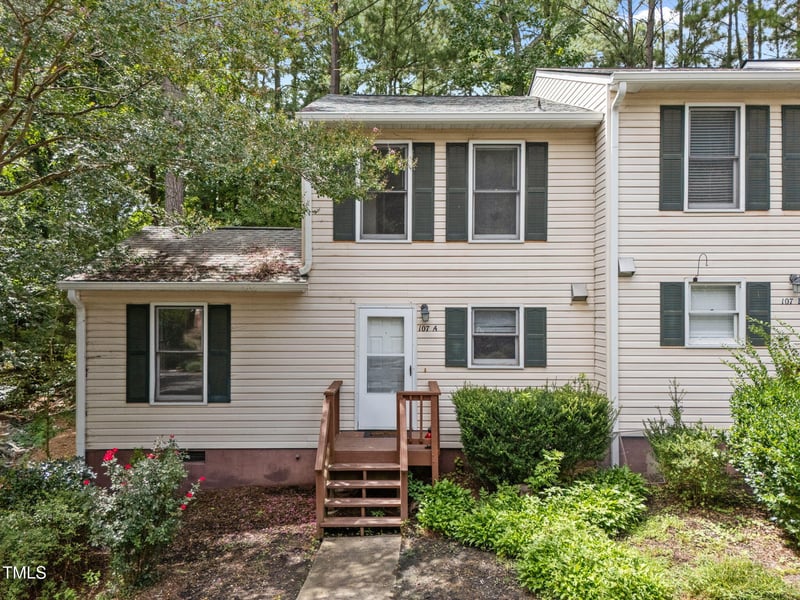 107 Weatherstone Dr #A, Chapel Hill, NC 27514