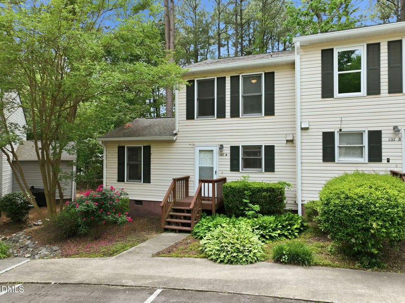 107 Weatherstone Dr #A, Chapel Hill, NC 27514