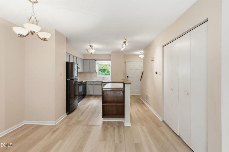 107 Weatherstone Dr #A, Chapel Hill, NC 27514