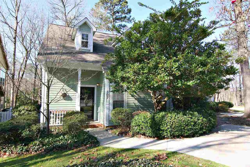 107 Westview Cv, Cary, NC 27513