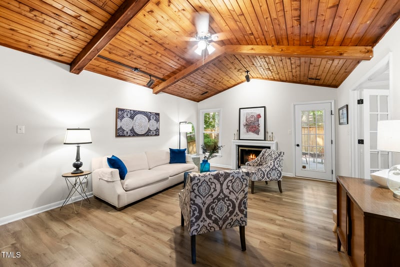 107 Wimbledon Ct, Cary, NC 27511