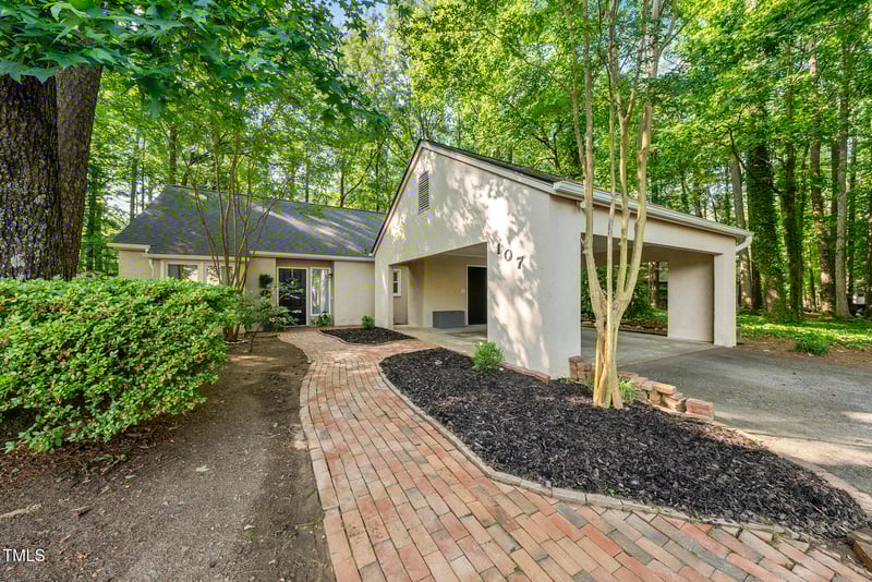 107 Wimbledon Ct, Cary, NC 27511
