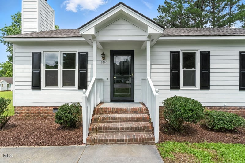 107 Winter Ct, Selma, NC 27576
