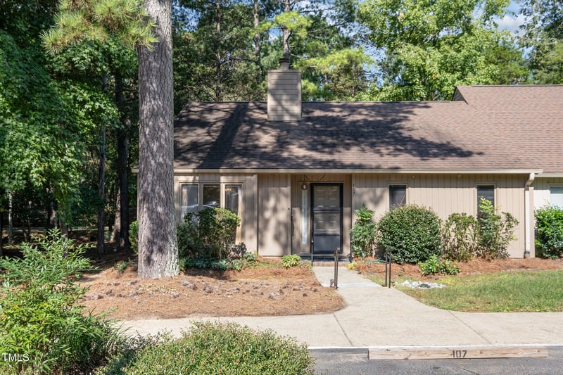 107 Woodbridge Ln, Chapel Hill, NC 27514