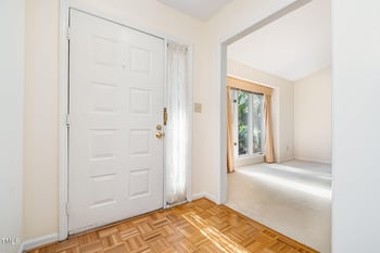 107 Woodbridge Ln, Chapel Hill, NC 27514