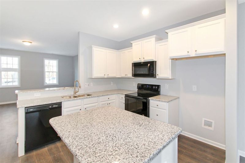 107 Yellow Jacket Rg, Clayton, NC 27520
