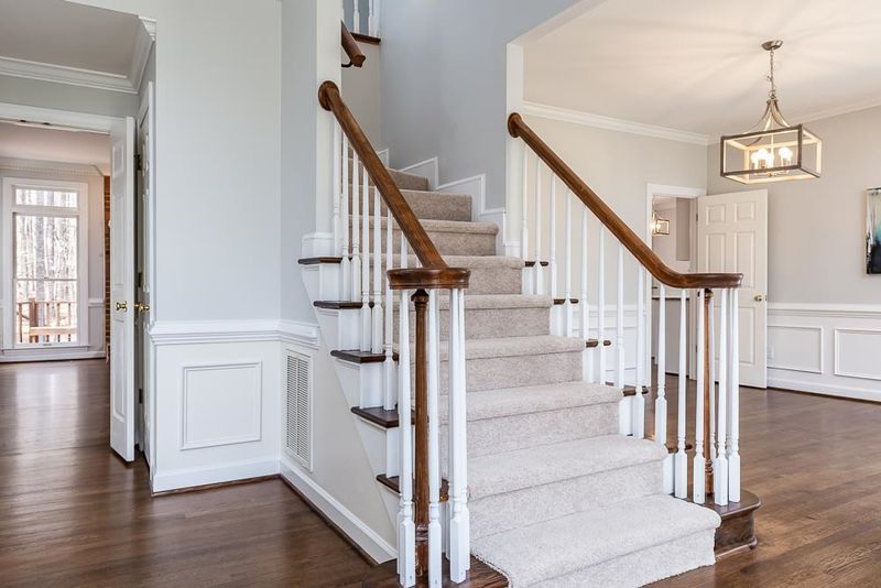 107 Yukon Ln, Chapel Hill, NC 27514