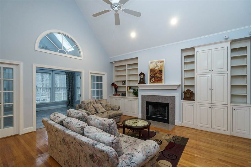 10708 Penny Rd, Cary, NC 27518