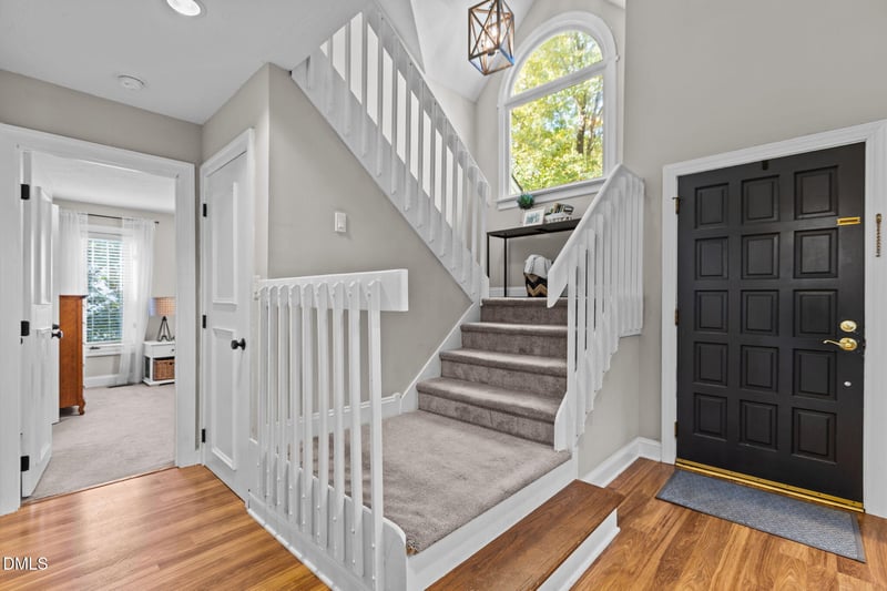 10709 Bridgford Dr, Cary, NC 27518