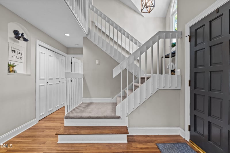 10709 Bridgford Dr, Cary, NC 27518