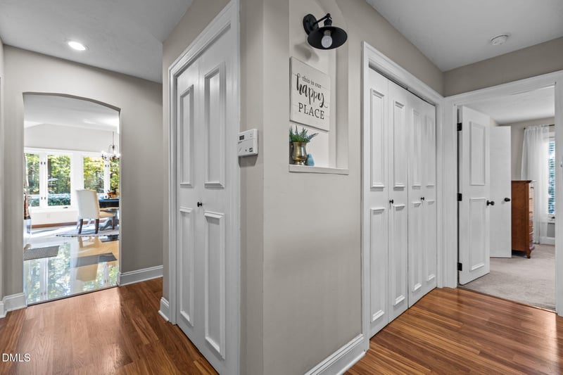 10709 Bridgford Dr, Cary, NC 27518