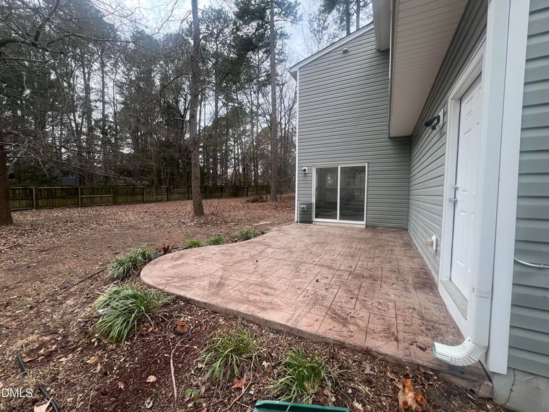 1071 Heritage Manor Dr, Raleigh, NC 27610