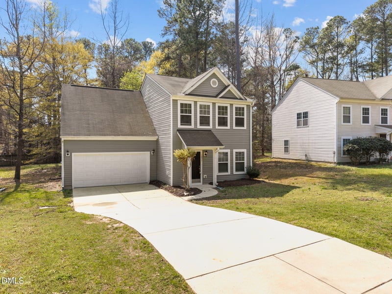 1071 Heritage Manor Dr, Raleigh, NC 27610