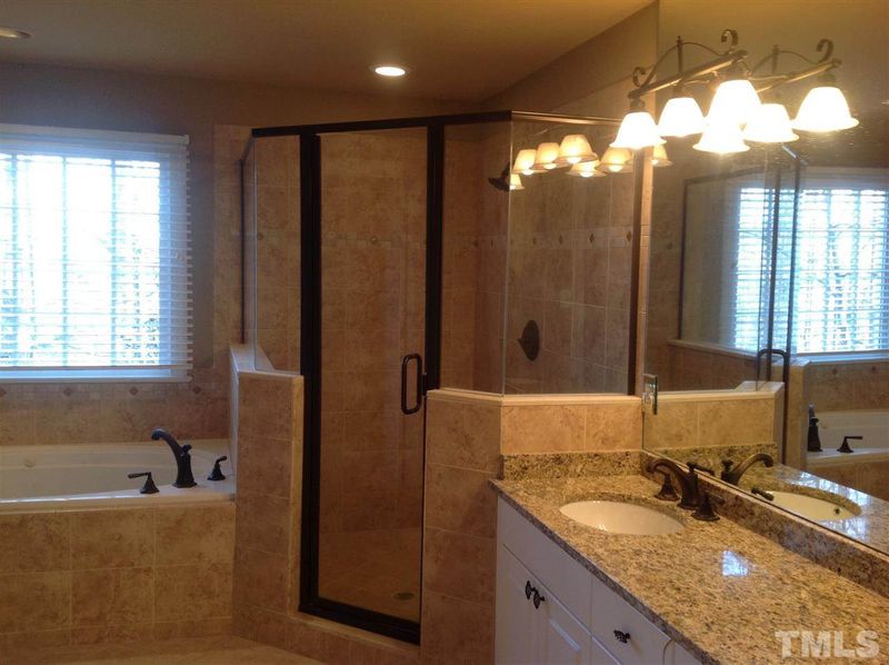 10712 Penny Rd, Cary, NC 27518