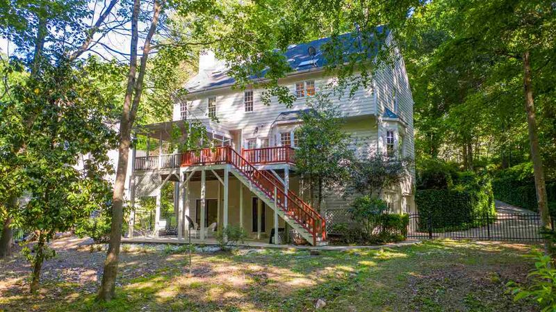 10713 Cheshire Ct, Raleigh, NC 27615