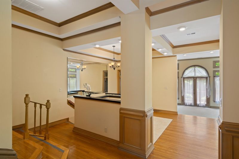 10713 Leslie Dr, Raleigh, NC 27615