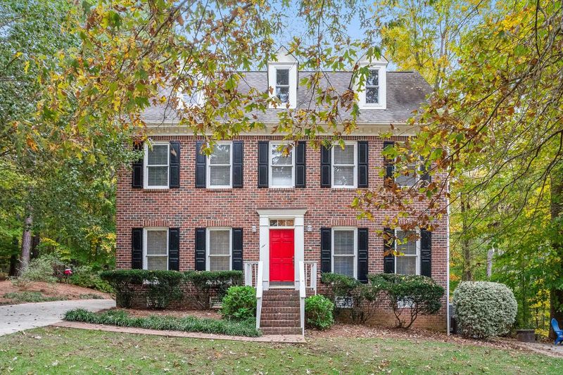 10716 Leslie Dr, Raleigh, NC 27615