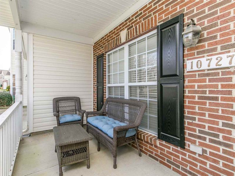 10727 Pendragon Pl, Raleigh, NC 27614