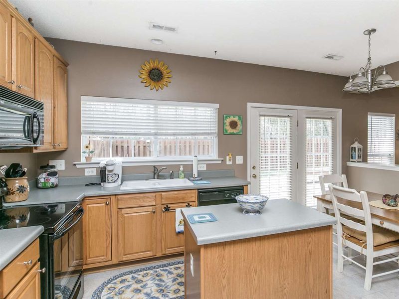 10727 Pendragon Pl, Raleigh, NC 27614