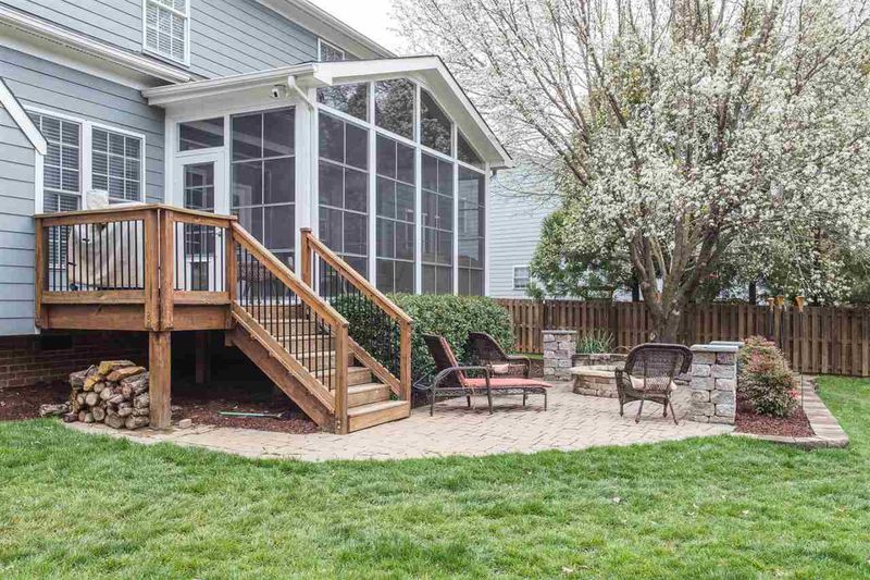 10728 Summerton Dr, Raleigh, NC 27614