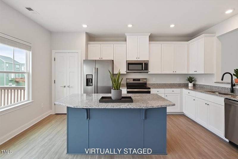 1073 Branch Line Ln, Apex, NC 27502