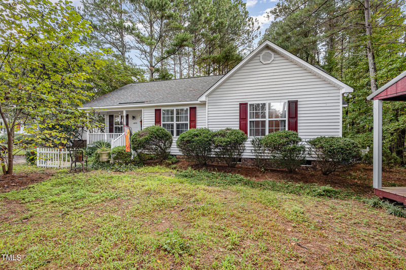 1073 Mclemore Rd, Clayton, NC 27520