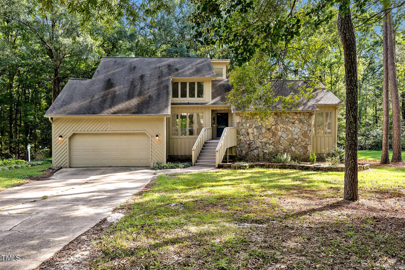 10737 E Bridgford Dr, Cary, NC 27518