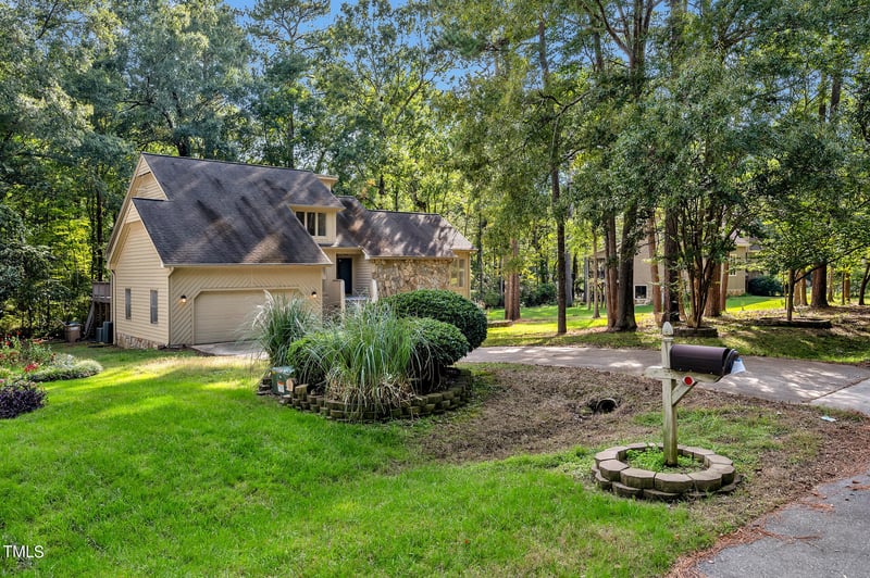 10737 E Bridgford Dr, Cary, NC 27518