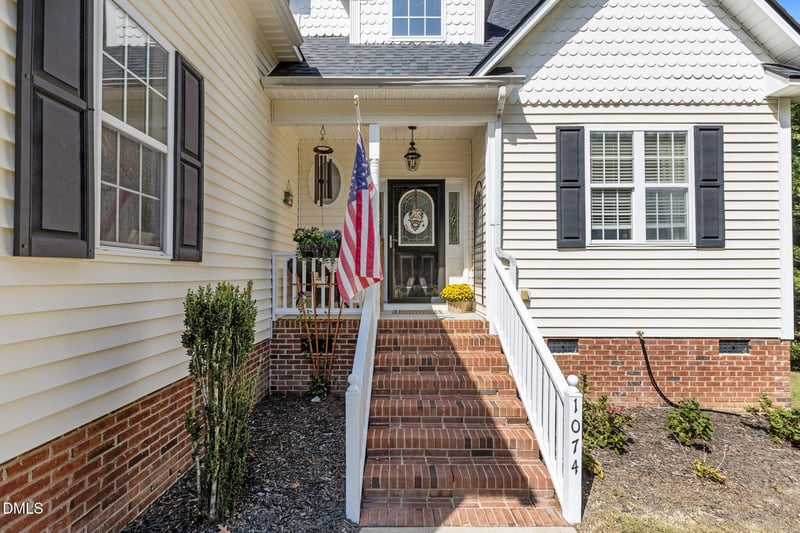 1074 Carlton St, Clayton, NC 27520
