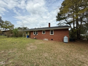 1075 Brenda Dr, Fayetteville, NC 28311
