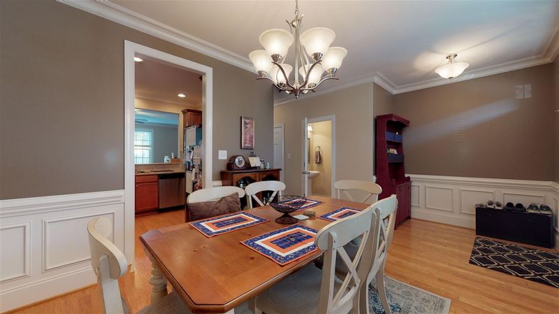 1075 Perdue Dr, Chapel Hill, NC 27517
