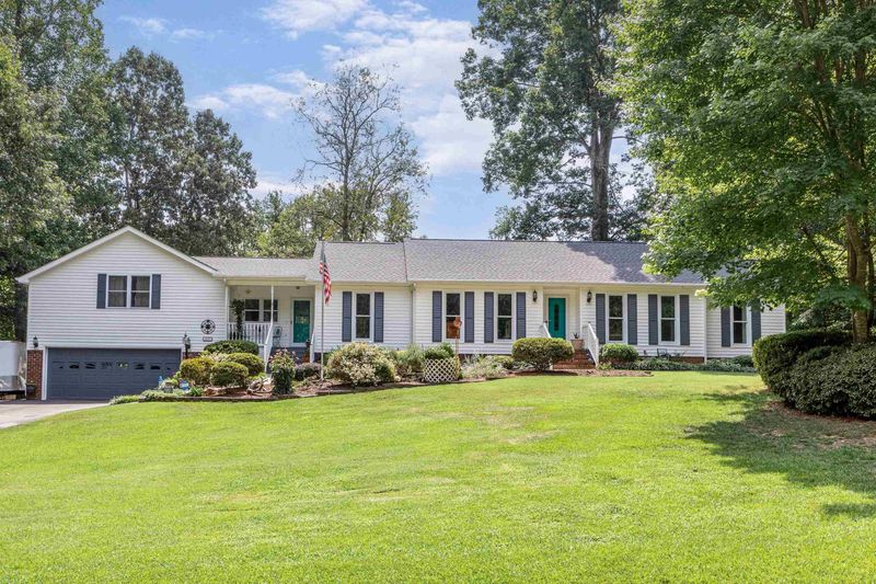 1075 Ridge Dr, Clayton, NC 27520