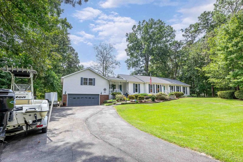 1075 Ridge Dr, Clayton, NC 27520