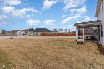 1077 Kafka Dr, Fuquay Varina, NC 27526