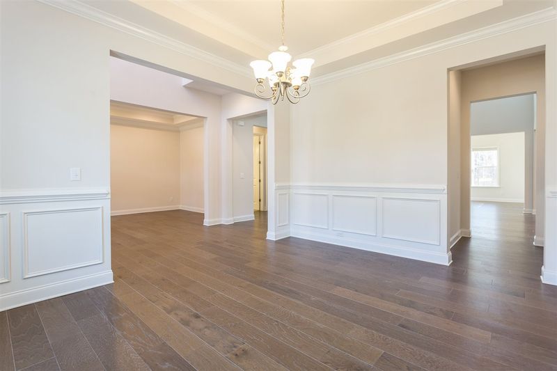 1077 Queensdale Dr, Cary, NC 27519