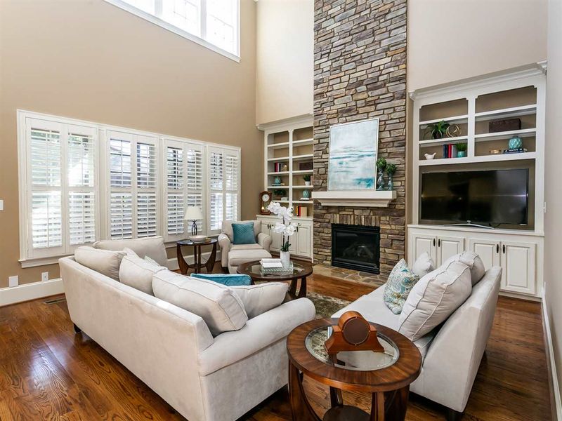 1077 Tacketts Pond Dr, Raleigh, NC 27614