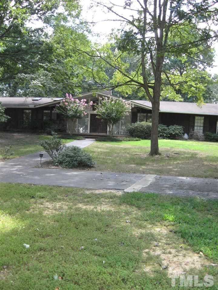 1079 Burning Tree Dr, Chapel Hill, NC 27517