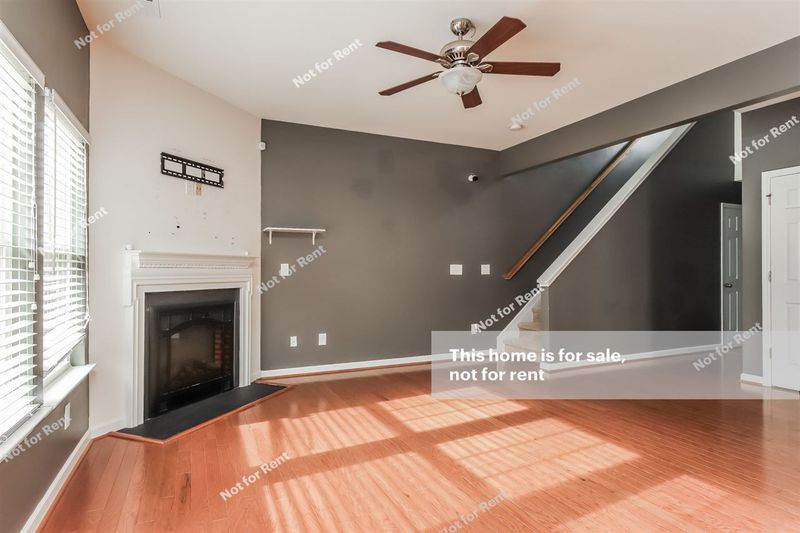1079 Heritage Manor Dr, Raleigh, NC 27610