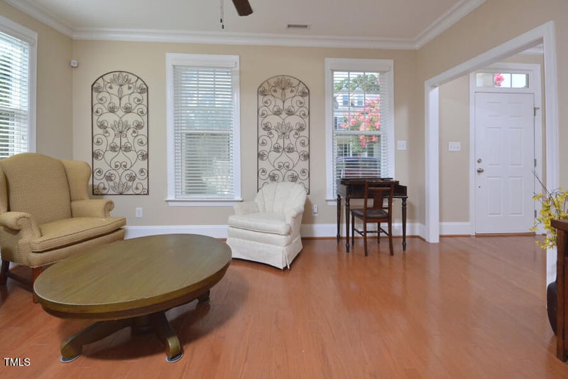 1079 Perdue Dr, Chapel Hill, NC 27517