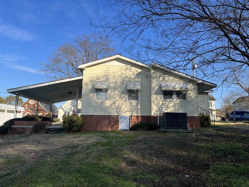 108 N 12th St, Erwin, NC 28339
