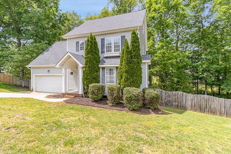 108 Back Woods Cir, Holly Springs, NC 27540