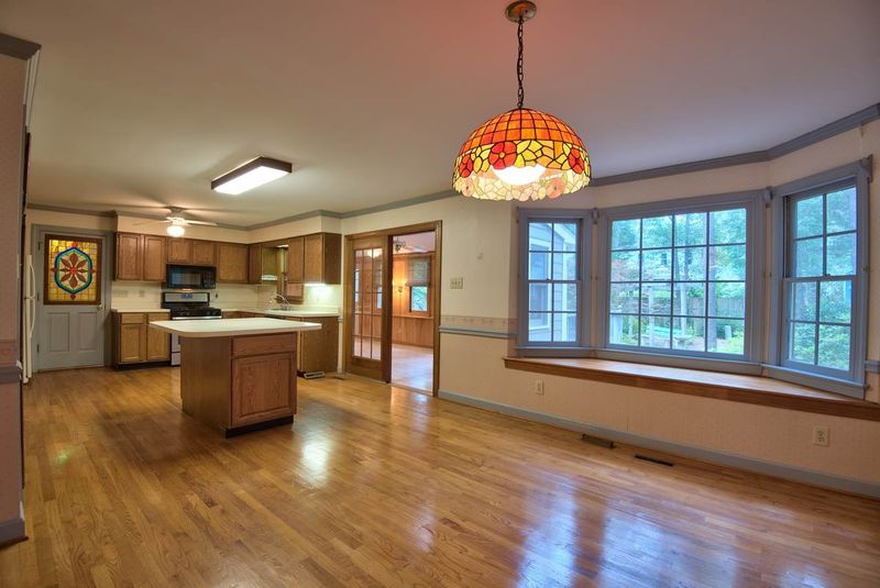 108 Baskerville Cir, Chapel Hill, NC 27517