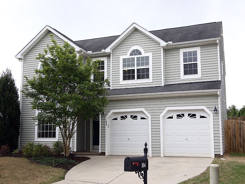 108 Boatdock Dr, Holly Springs, NC 27540